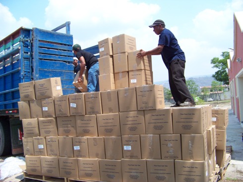 Unloading food in Montana de la Flor